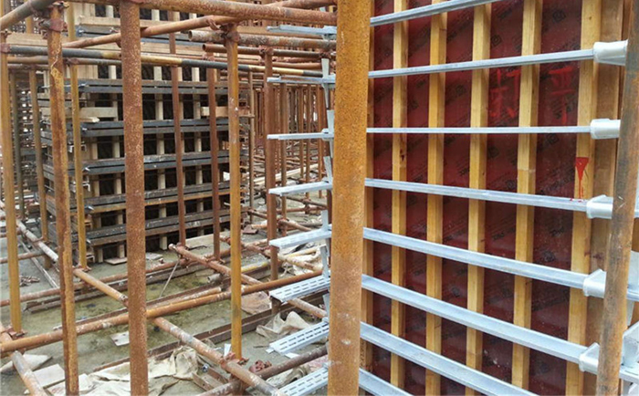 Plastic covered square column formwork